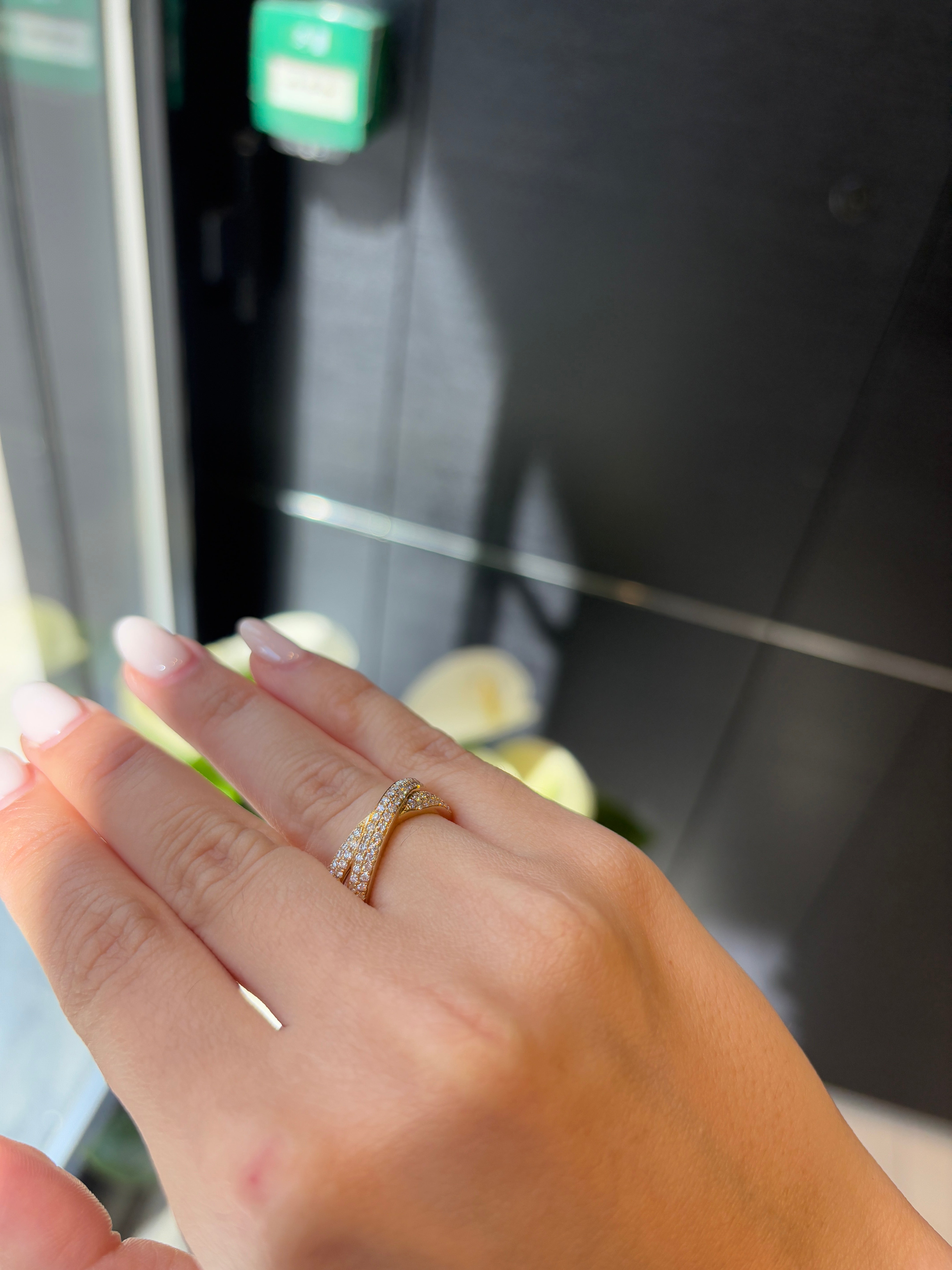 Crossover Ring